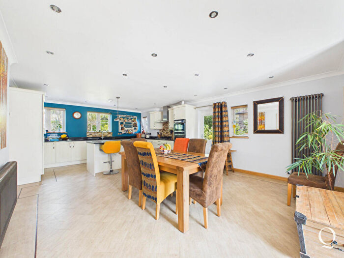 6 Bedroom Detached House For Sale In High Park Road, Broadstone, BH18 - Photo 8