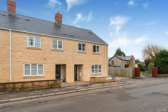 3 Bedroom End Of Terrace House To Rent In George And Dragon Close, Fritwell, Bicester, OX27