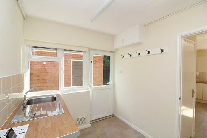 4 Bedroom Detached House To Rent In High Street North, Stewkley, LU7