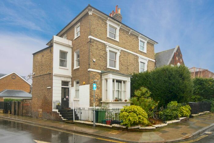 1 Bedroom Flat To Rent In Church Road, Richmond, TW9
