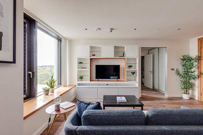 Flat To Rent In Junction Road, London, N19