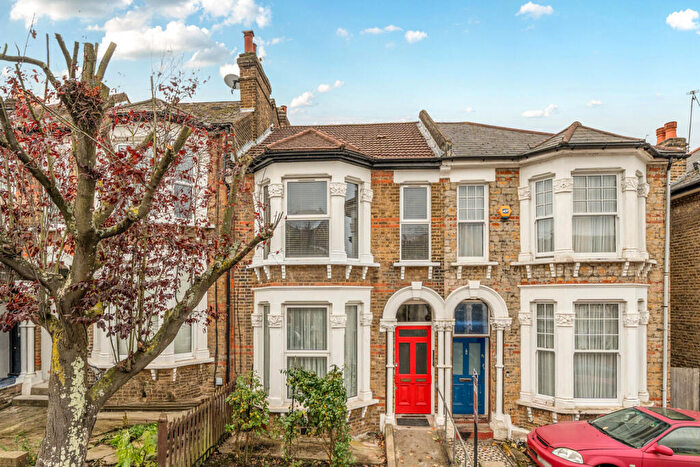 2 Bedroom Apartment For Sale In Mount Pleasant Road, London, SE13