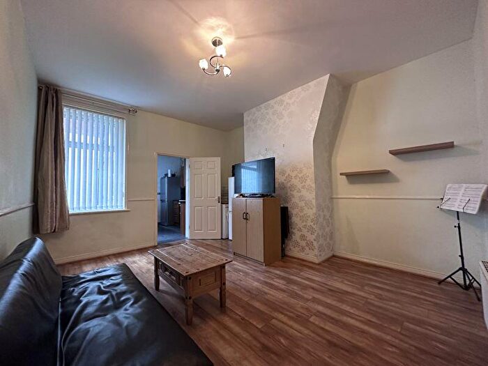 2 Bedroom Flat For Sale In Willow Grove, Wallsend, NE28