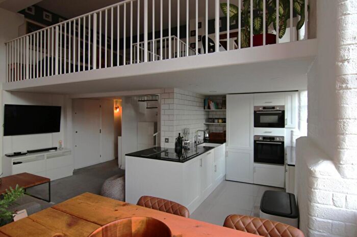 2 Bedroom Apartment To Rent In Fairfield Road, Bow Quarter, E3