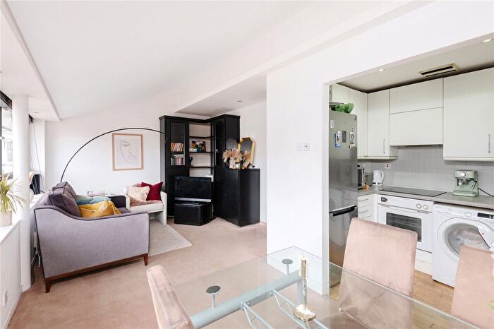 2 Bedroom Flat To Rent In Blandford Street, London, W1U