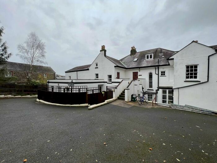 2 Bedroom Maisonette To Rent In Elwell House, Totnes, TQ9