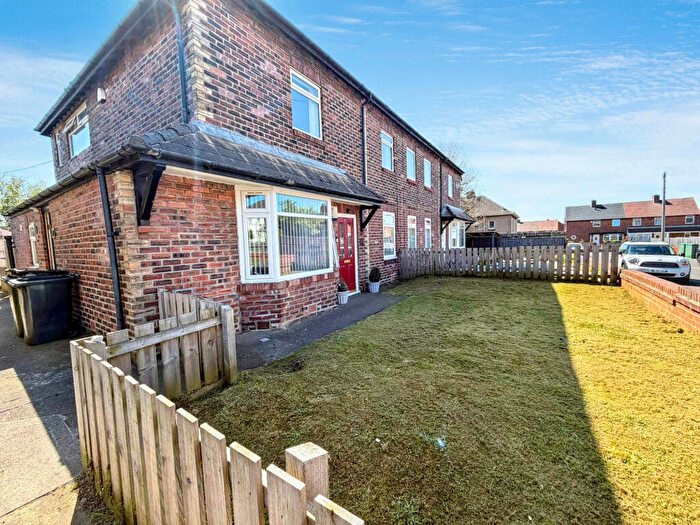 2 Bedroom Flat For Sale In West Avenue, North Shields, Tyne And Wear, NE29