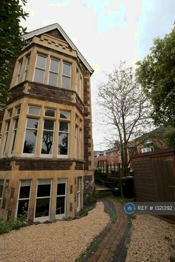 2 Bedroom Flat To Rent In Chantry Road, Bristol, BS8