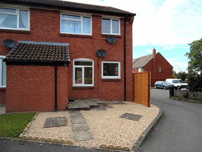 1 Bedroom Flat For Sale In Roman Way, Chippenham, SN15