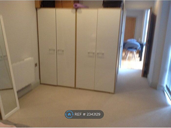 2 Bedroom Flat To Rent In Corben Mews, London, SW8