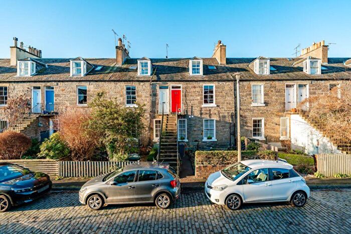 3 Bedroom Maisonette For Sale In Hugh Miller Place, Stockbridge, Edinburgh, EH3