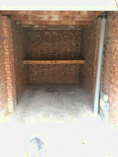 Parking/garage To Rent In Garage, Fosse Road South, Leicester, LE3