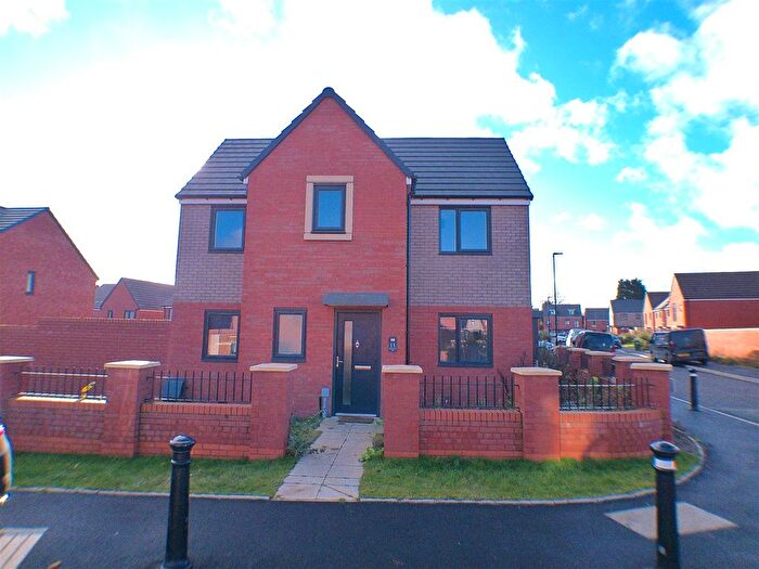 3 Bedroom Property To Rent In Honeysuckle Way, Walsall, WS3