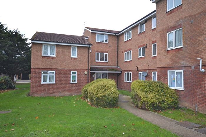 1 Bedroom Flat To Rent In Express Drive, Ilford, IG3
