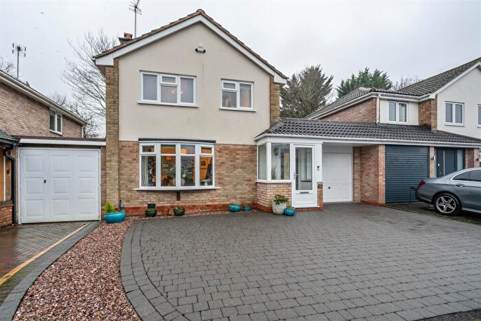 3 Bedroom Link Detached House For Sale In Clifton Crescent, Solihull, B91