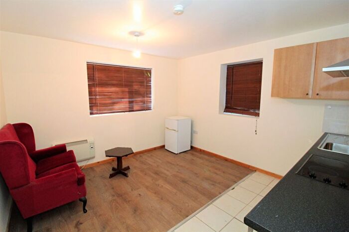 1 Bedroom Flat To Rent In Tay Road, Coventry, West Midlands, CV6