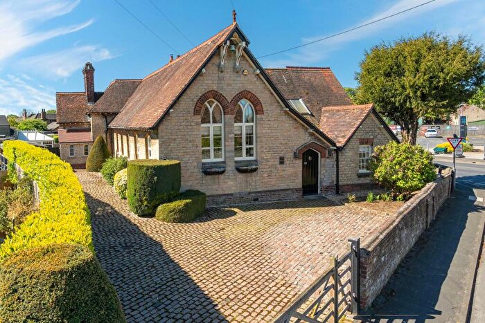 5 Bedroom Detached House For Sale In Redbourne Road, Hibaldstow, DN20