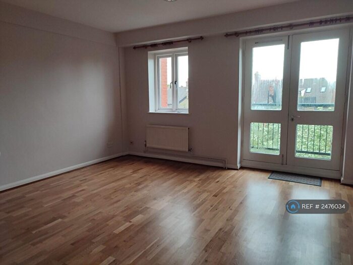 2 Bedroom Flat To Rent In Lownds Court, Bromley, BR1