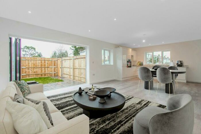 3 Bedroom Detached Bungalow To Rent In Elizabeth Avenue, Christchurch, Dorset, BH23