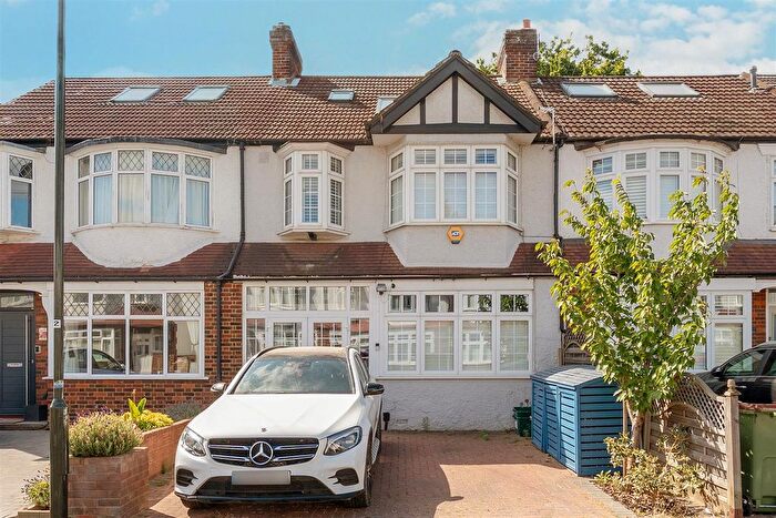 5 Bedroom Terraced House For Sale In Meadow Close, Raynes Park, SW20