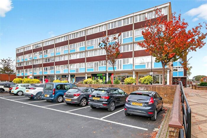 3 Bedroom Maisonette For Sale In The Square, Bracknell, Berkshire, RG12