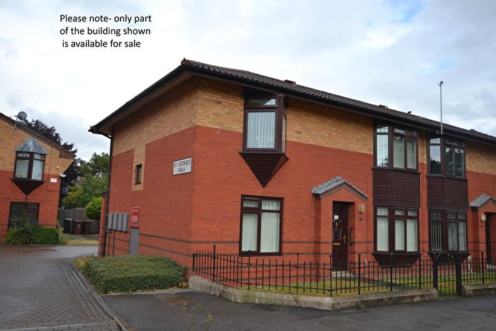 2 Bedroom Flat For Sale In St Georges Walk, Hull, HU9