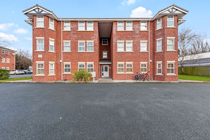 2 Bedroom Flat For Sale In Ashfield Gardens, Warrington, WA4