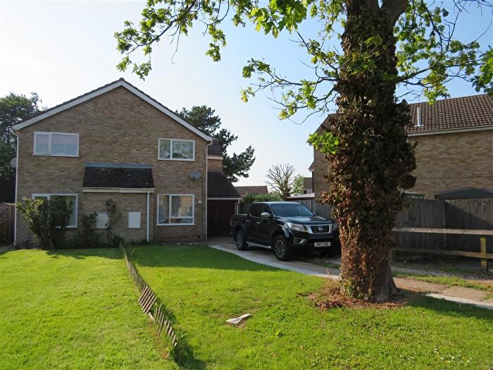 2 Bedroom Semi-Detached House To Rent In Brentwood, Ashford, TN23