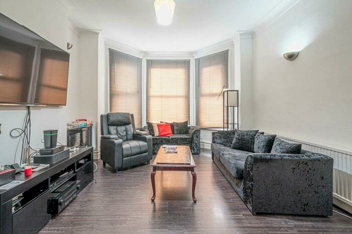 5 Bedroom Terraced House To Rent In Fallow Court Avenue, North Finchley, London, N12