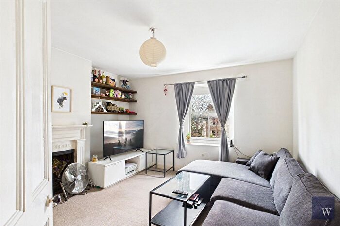 1 Bedroom Flat For Sale In Kirkstall Road, London, SW2