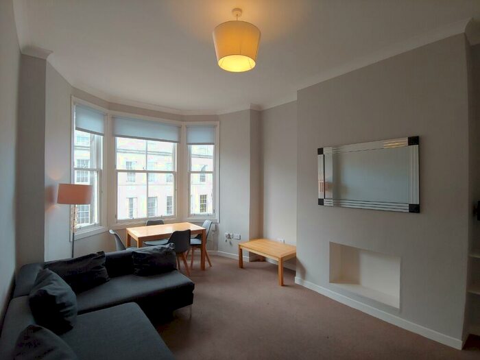 4 Bedroom Flat To Rent In Montgomery Street, New Town, Edinburgh, EH7