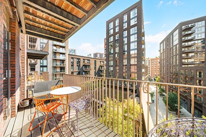 2 Bedroom Flat For Sale In New Union Square, Nine Elms, SW11