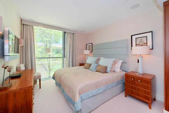 2 Bedroom Mews For Sale In The Knightsbrige Apartments, SW7