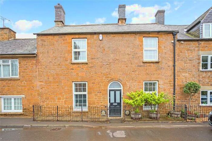 4 Bedroom Terraced House For Sale In Edgehill, Banbury, Oxfordshire, OX15