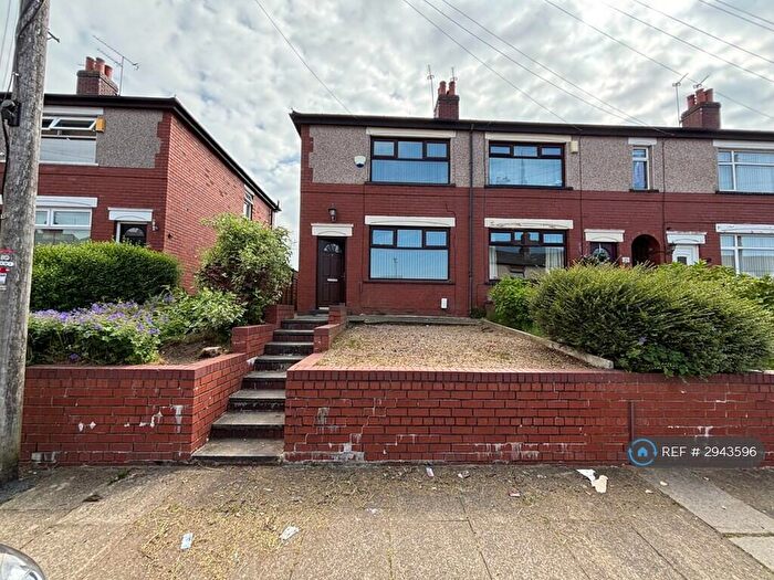 3 Bedroom Semi-Detached House To Rent In Clarendon St, Rochdale, OL16