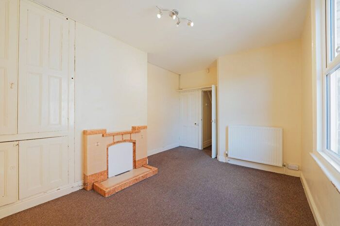 5 Bedroom Semi-detached House For Sale In Mabel Grove, West Bridgford, Nottingham, Nottinghamshire, NG2