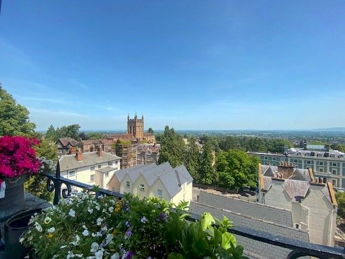 3 Bedroom Flat To Rent In Wells Road, Malvern, WR14