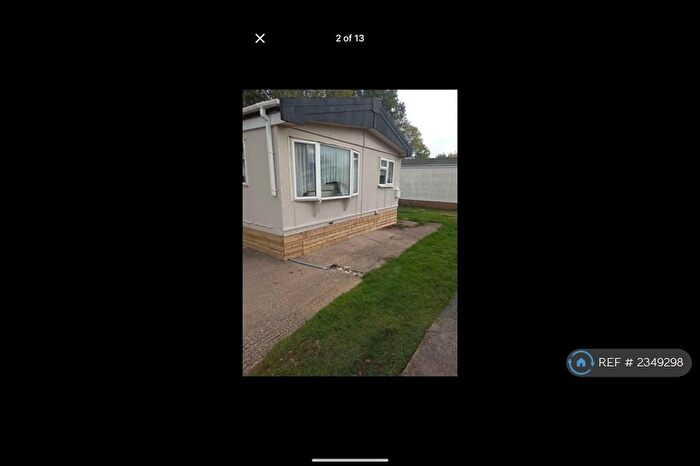 2 Bedroom Mobile Home To Rent In Caravan Site, Gamston, Nottingham, NG2