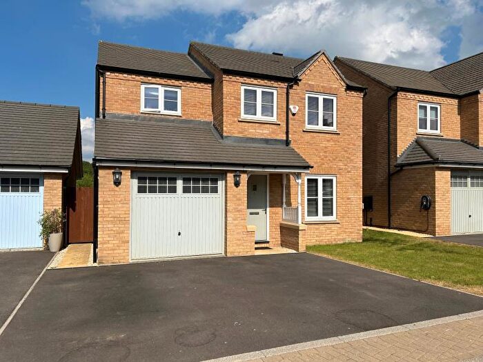 3 Bedroom Detached House To Rent In Dunstanburgh Close, Kingsmead, Milton Keynes, MK4