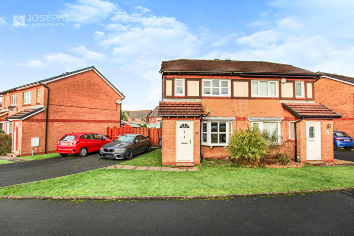 2 Bedroom Semi Detached House For Sale In Beaumont Chase, Bolton, BL3