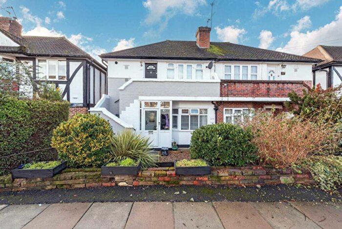 2 Bedroom Maisonette For Sale In Lynmouth Avenue, Morden, SM4