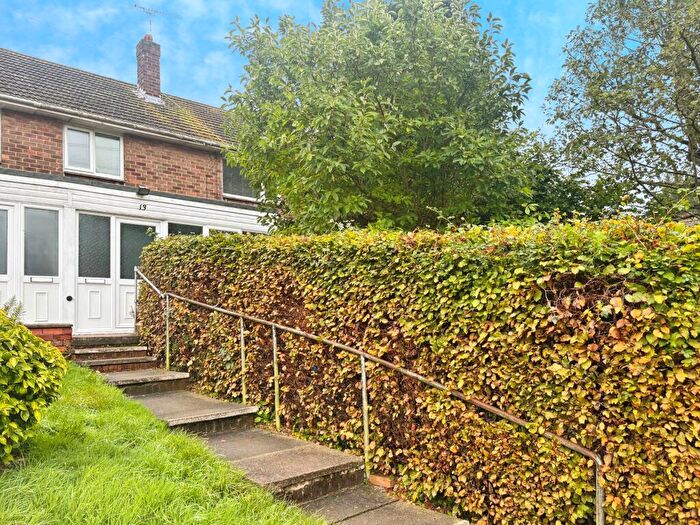 3 Bedroom Terraced House For Sale In Queensland Crescent, Burton-on-Trent, DE15