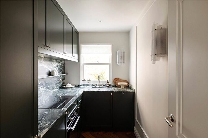 1 Bedroom Flat For Sale In Ladbroke Square, London, W11