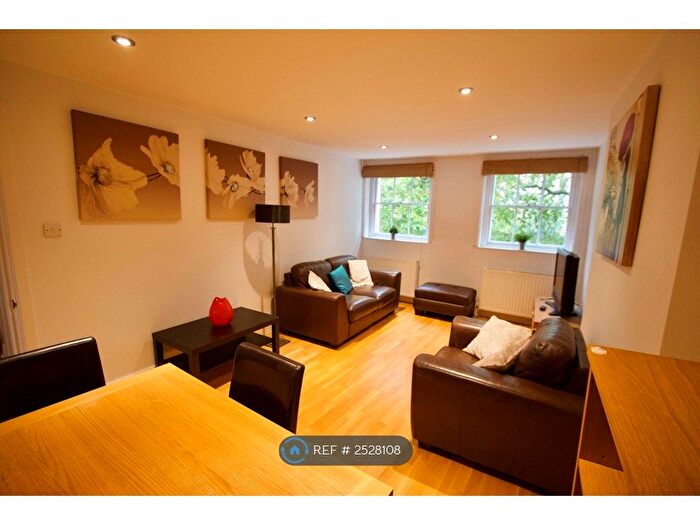 2 Bedroom Flat To Rent In Cartwright Gardens, London, WC1H