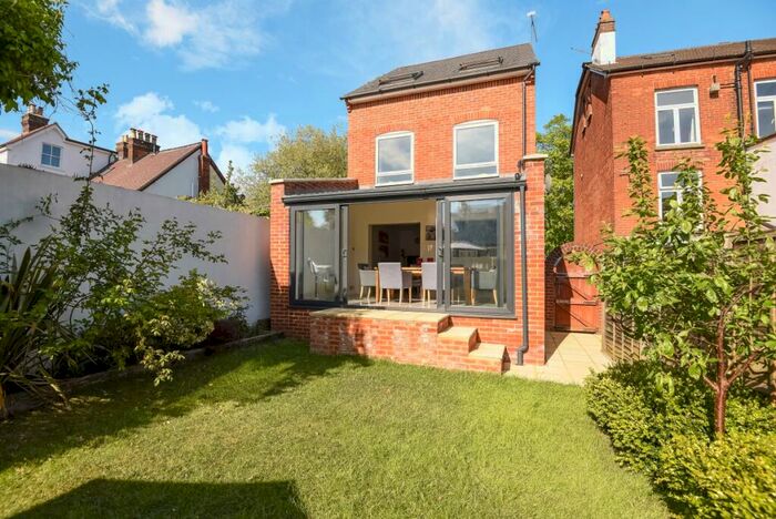 4 Bedroom Detached House To Rent In Tilford Road Farnham, GU9