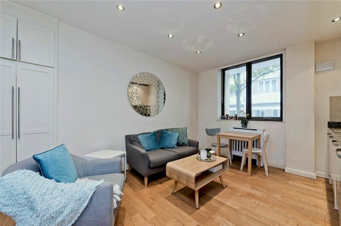 1 Bedroom Flat To Rent In Porchester Gate, Bayswater Road, London, W2