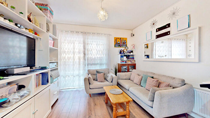 2 Bedroom Flat For Sale In Ketch Street, Barking, IG11