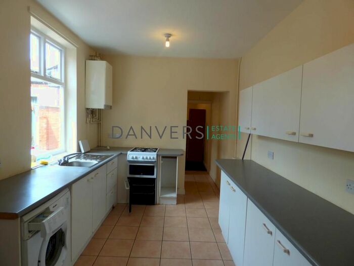 6 Bedroom Terraced House To Rent In Windermere Street, Leicester, LE2