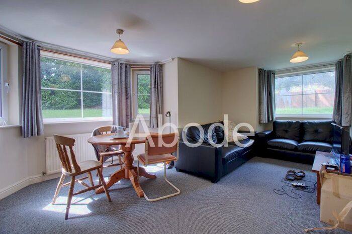 2 Bedroom Flat To Rent In - Otley Road, Headingley, Leeds, LS16