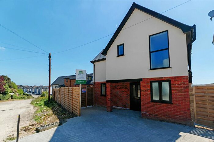 3 Bedroom Detached House For Sale In Cliff Road, Hythe, Kent, CT21